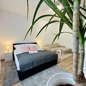  Apartman Mate Gold